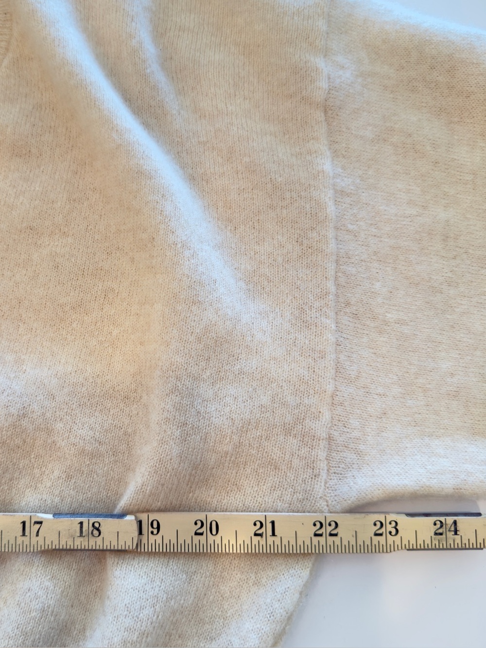 CRUSH 100% Cashmere Balloon Sleeve Neutral V-Neck Sweater Size M - Picture 9 of 11